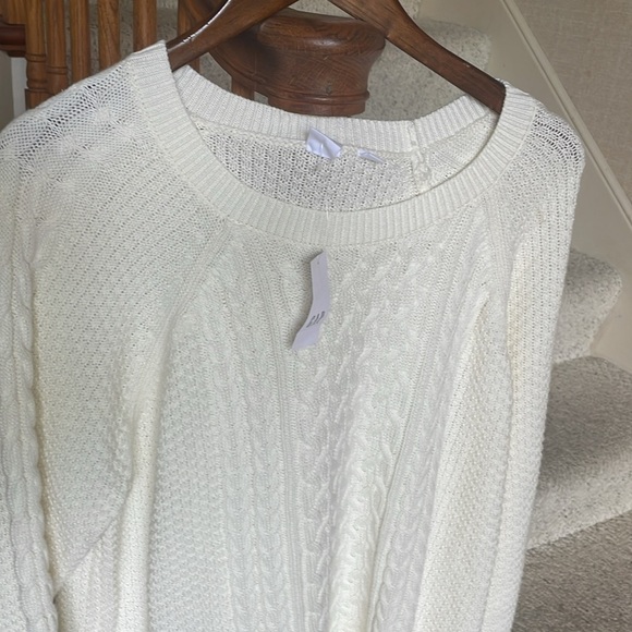 NWT Gap Cream Crewneck Cable Knit Sweater - Picture 3 of 9
